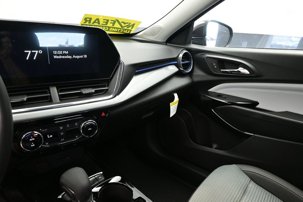 New 2026 Chevrolet Trax LT w/ Driver Confidence Package FWD image 16