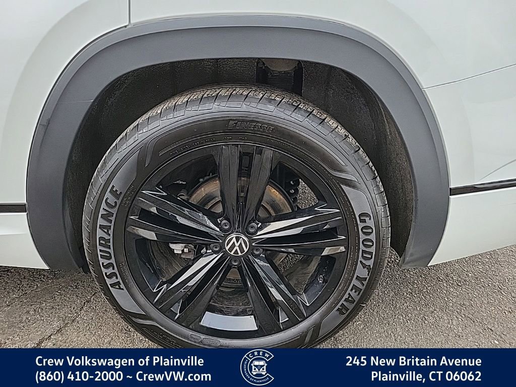 Certified 2023 Volkswagen Atlas SEL R-Line image 18