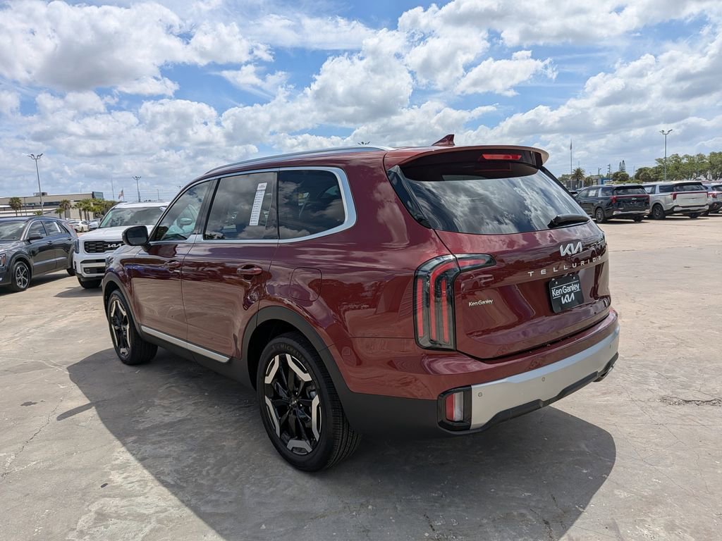 Certified 2023 Kia Telluride EX w/ EX Captain's Chair Package AWD/4WD image 6