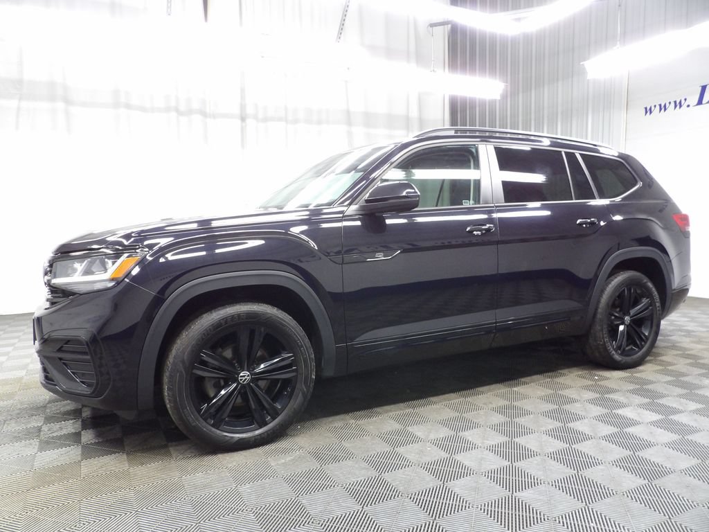 Used 2023 Volkswagen Atlas SEL R-Line AWD/4WD image 9