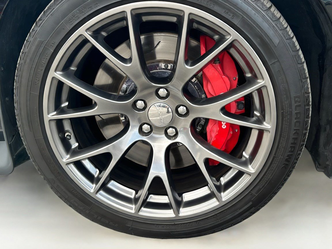 Used 2015 Dodge Challenger SRT RWD image 21