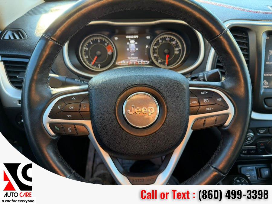 Used 2016 Jeep Cherokee Trailhawk w/ Comfort/Convenience Group AWD/4WD image 20