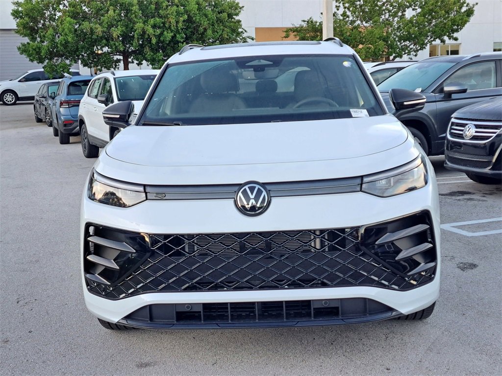 New 2026 Volkswagen Tiguan SE R-Line image 2