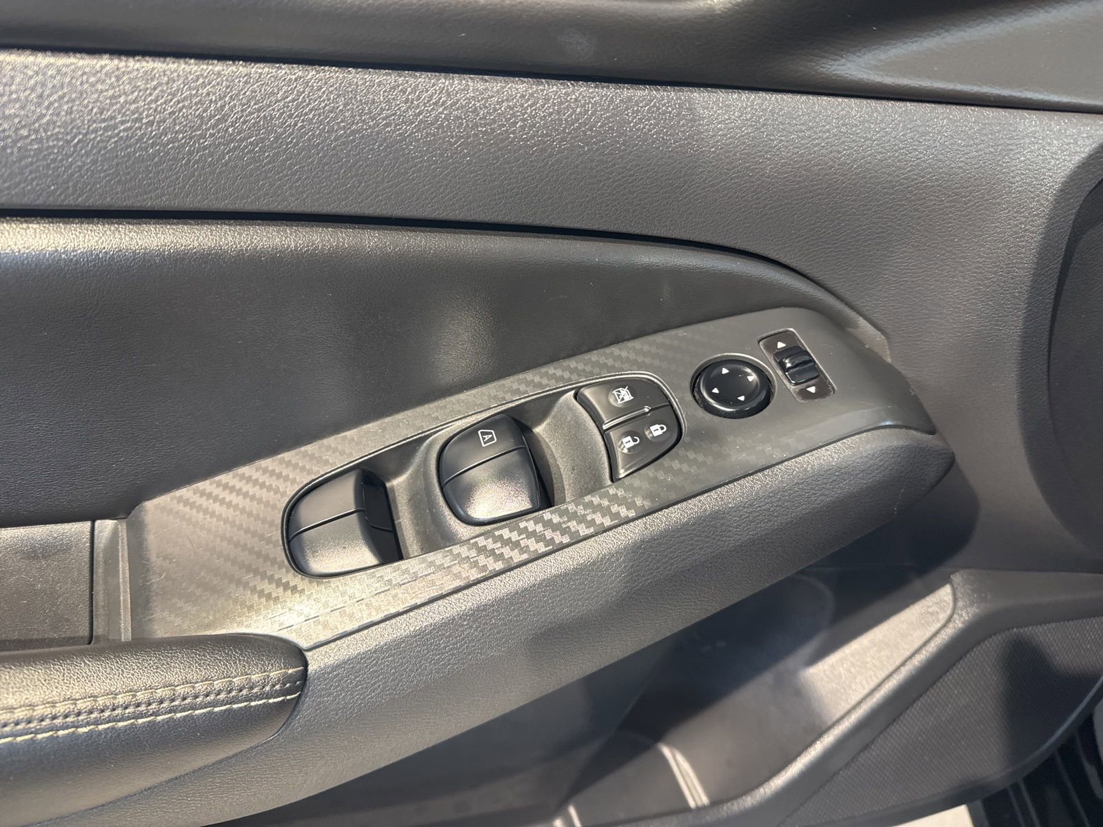 Used 2024 Nissan Altima 2.5 SV image 16