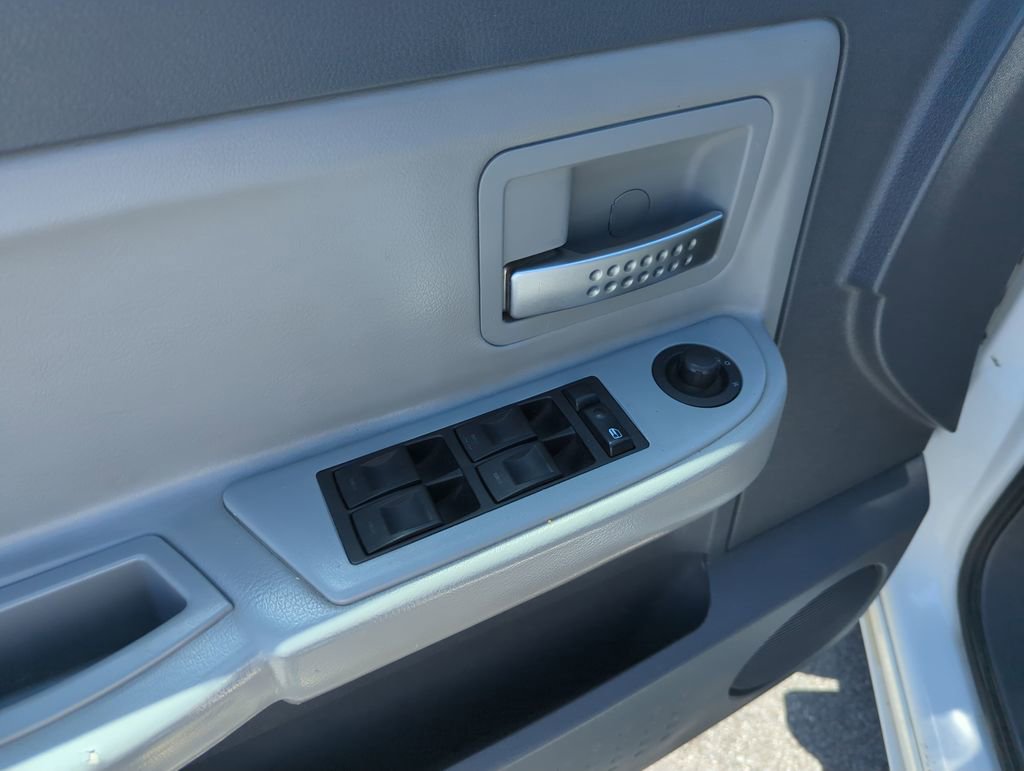Used 2005 Dodge Dakota Laramie image 19
