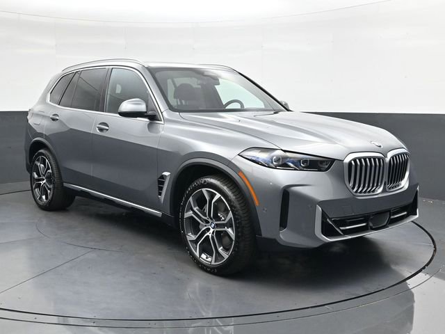 Used 2026 BMW X5 xDrive40i w/ Climate Comfort Package image 2