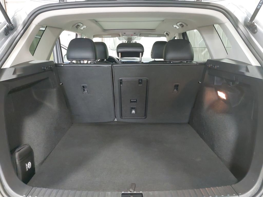 Used 2023 Volkswagen Taos SE w/ Panoramic Sunroof Package image 12