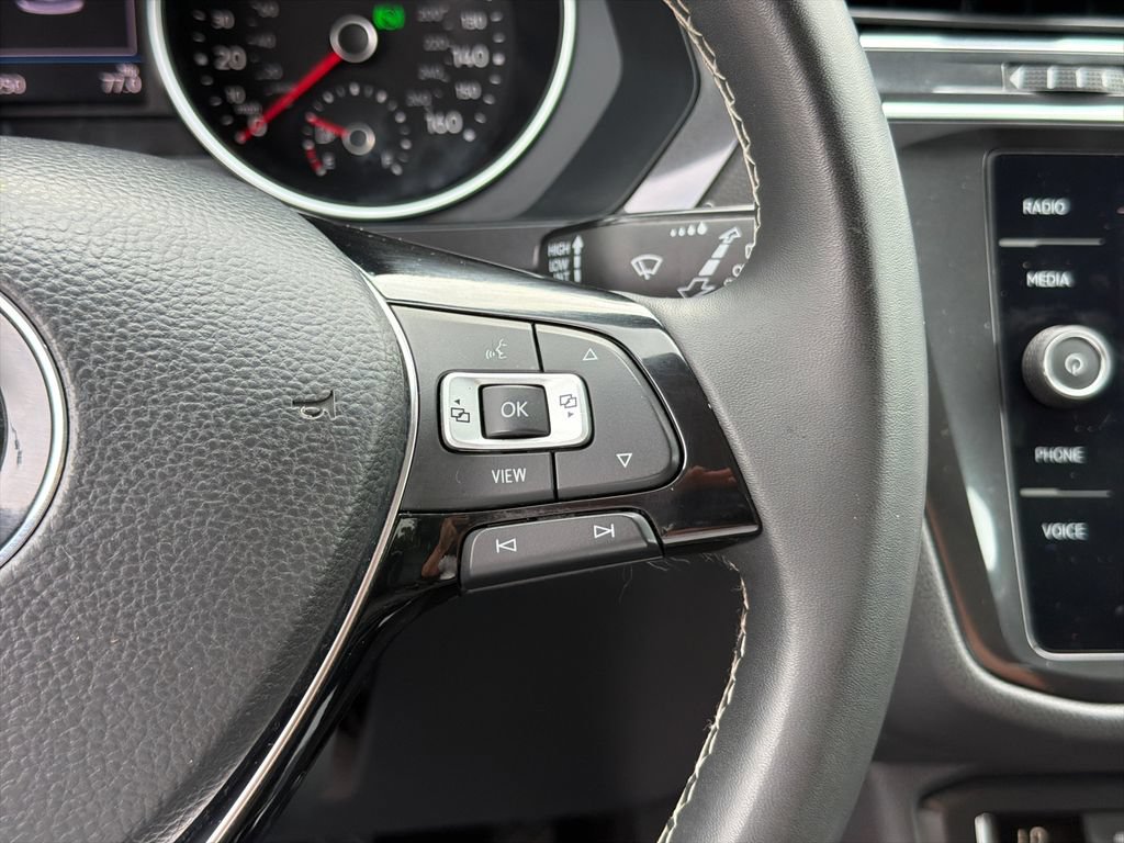 Used 2021 Volkswagen Tiguan SE FWD image 26