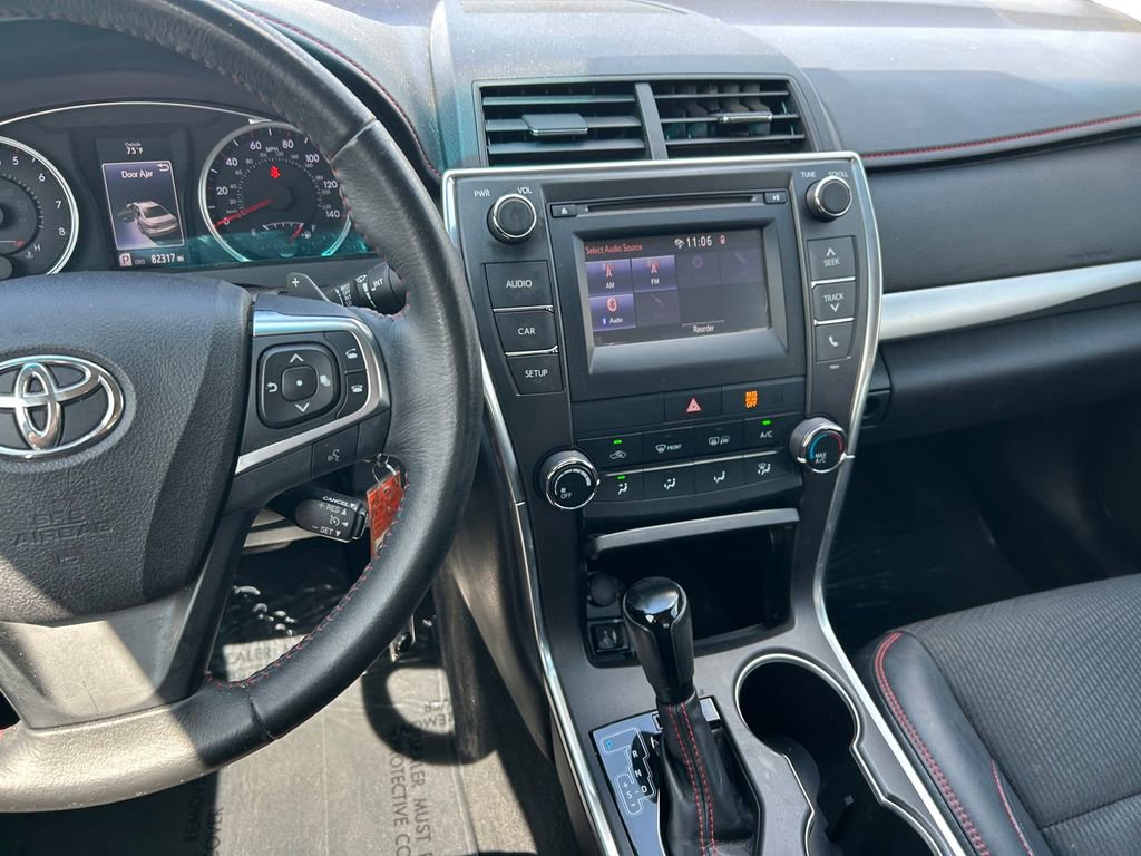Used 2017 Toyota Camry SE image 18