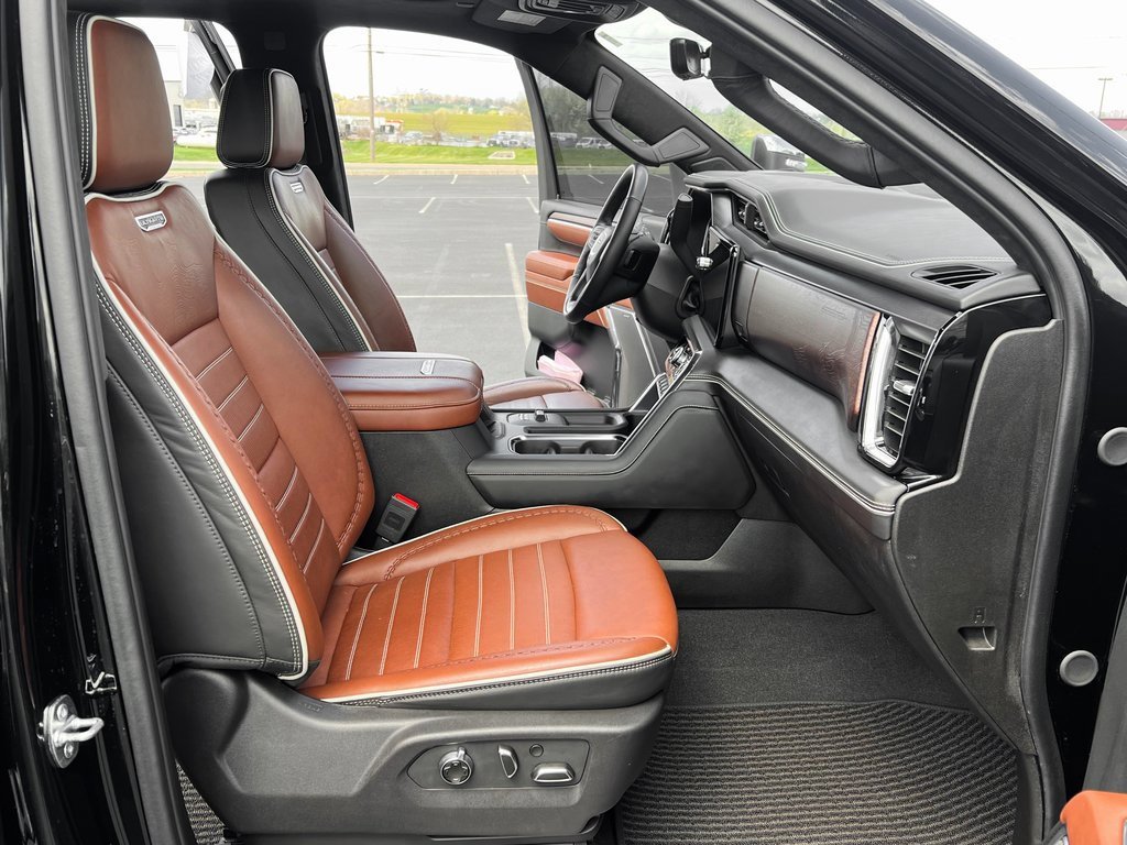 Used 2024 GMC Sierra 3500 Denali Ultimate image 19
