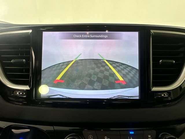 Used 2024 Chrysler Pacifica Touring-L FWD image 31