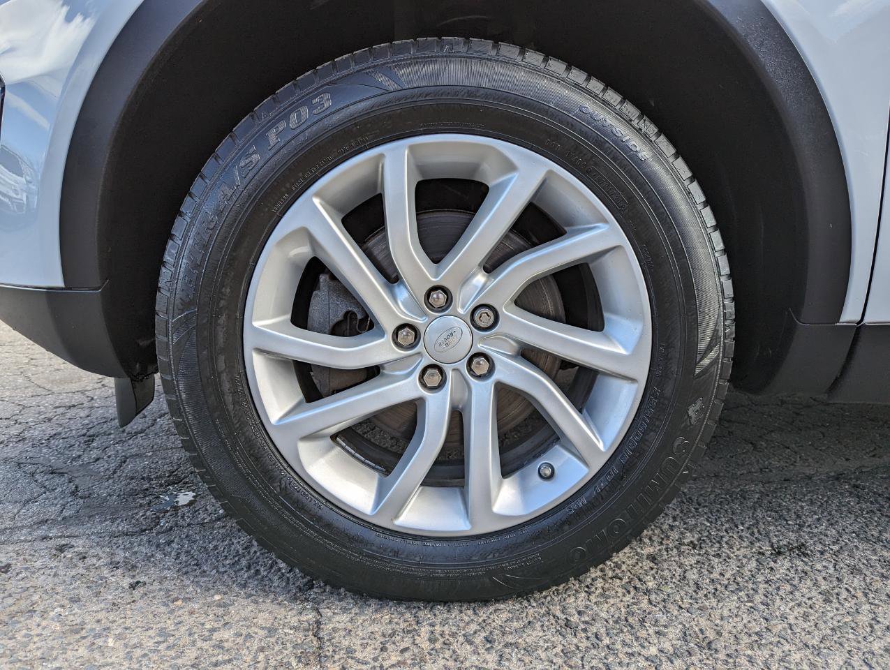 Used 2017 Land Rover Discovery Sport HSE image 48