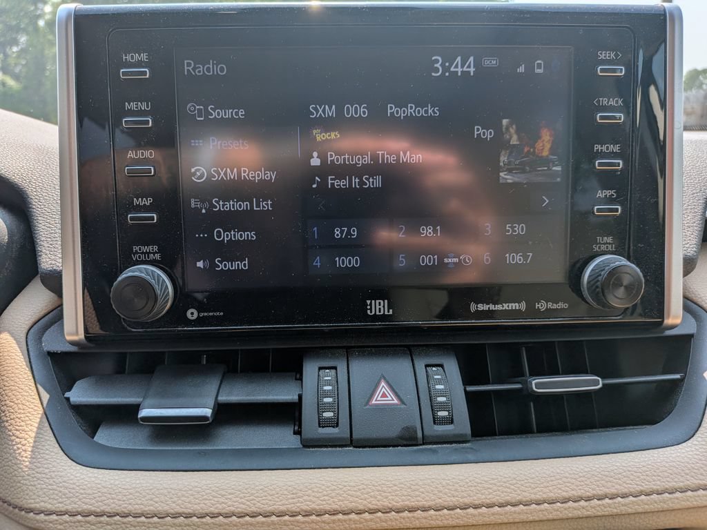 Used 2019 Toyota RAV4 XLE Premium w/ Advanced Technology Package FWD image 17