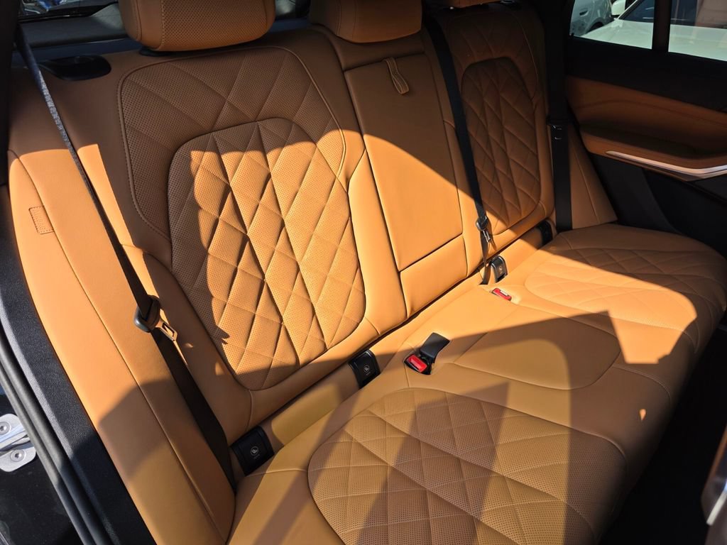 Certified 2025 BMW X5 sDrive40i w/ Premium Package RWD image 26