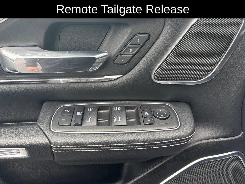 Used 2023 RAM 1500 Laramie AWD/4WD image 18