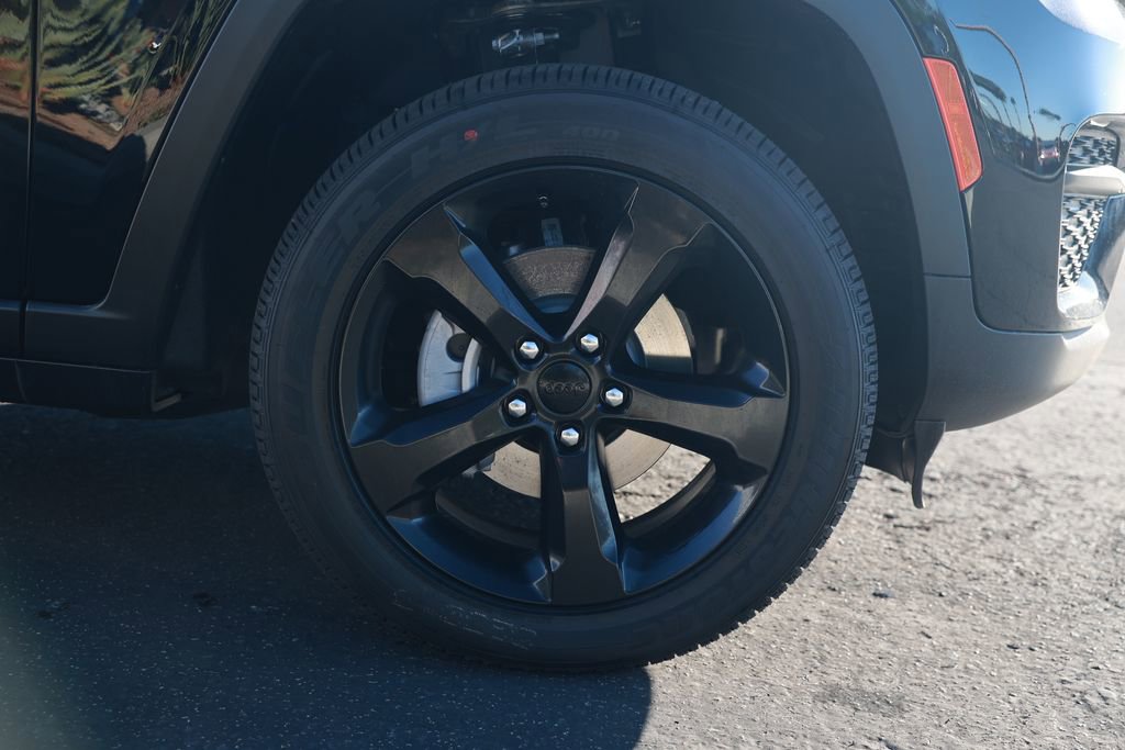 New 2025 Jeep Grand Cherokee Altitude image 8