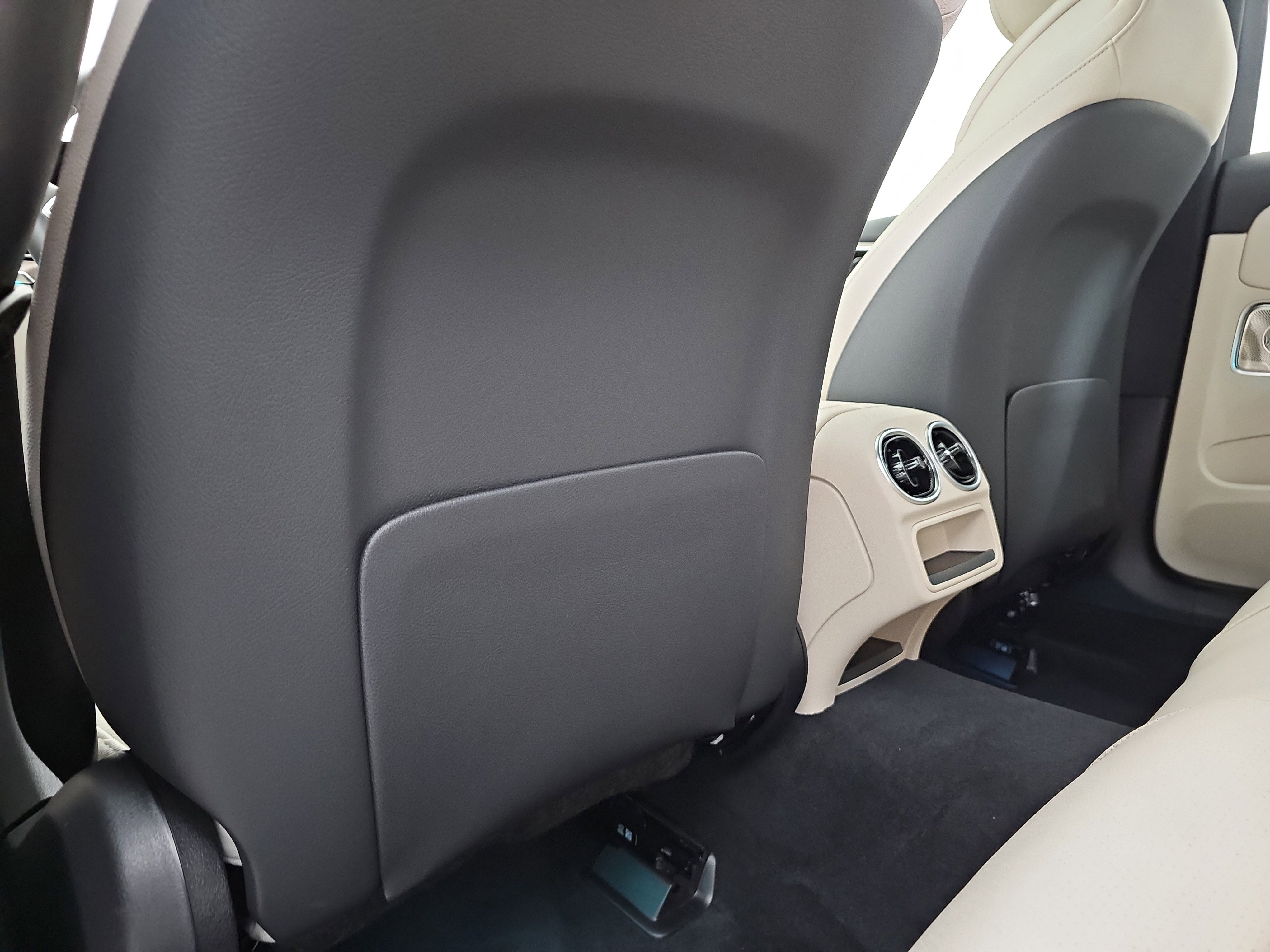 Used 2025 Mercedes-Benz C 300 4MATIC Sedan image 19