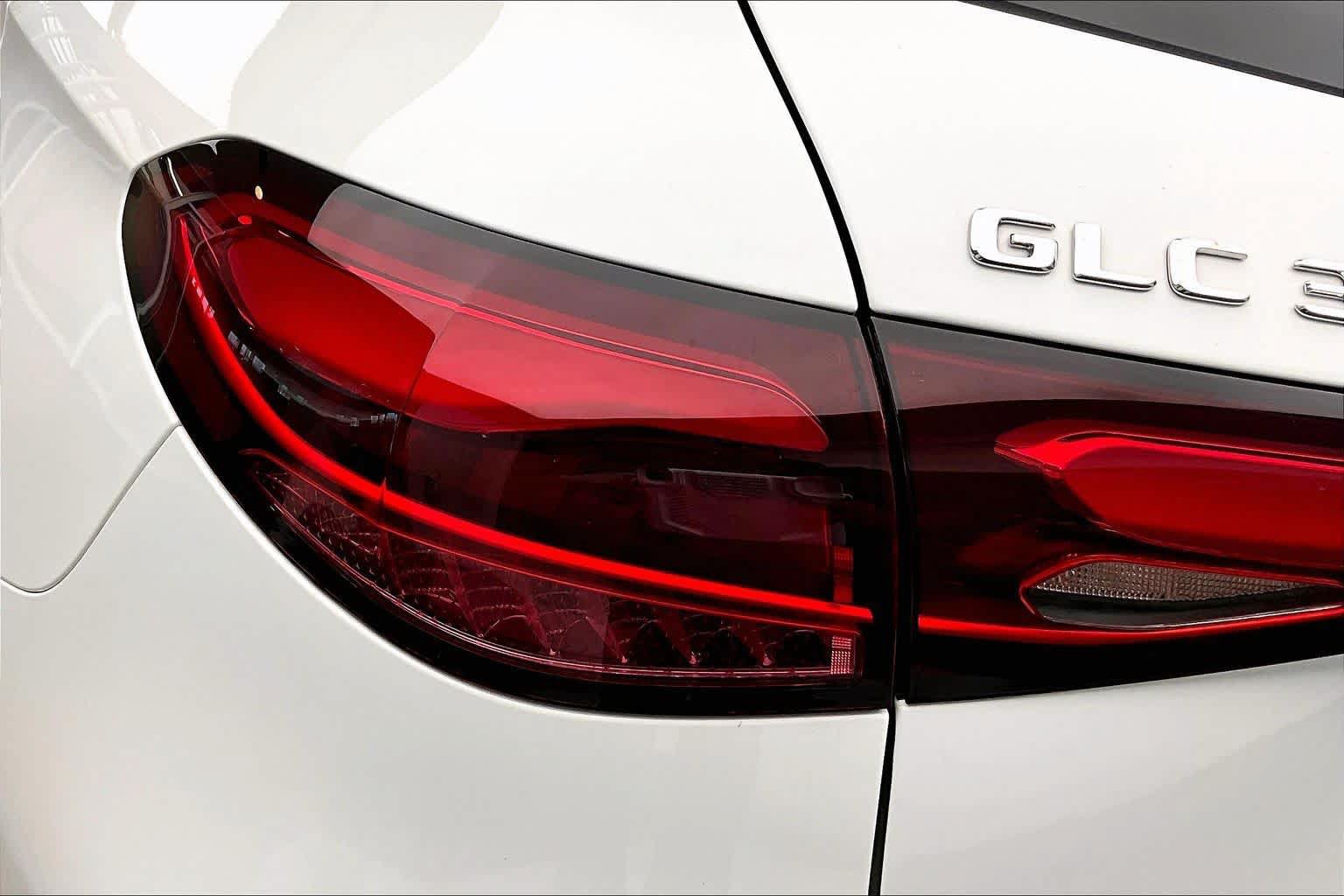 Used 2024 Mercedes-Benz GLC 300 4MATIC image 27