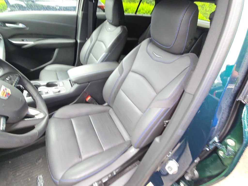 Used 2025 Cadillac XT4 Sport FWD image 13