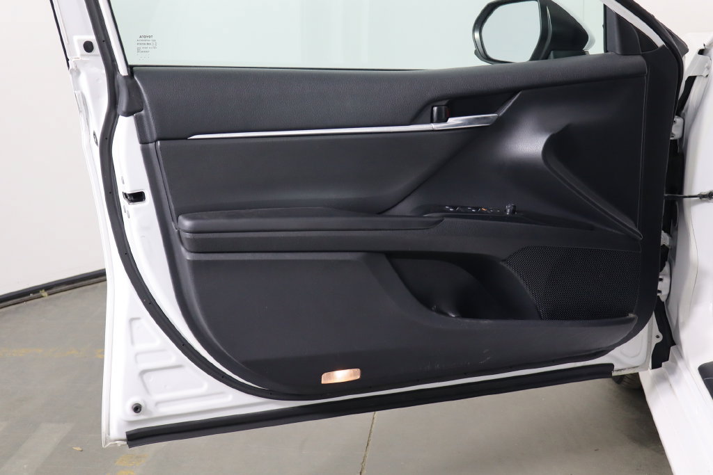 Used 2019 Toyota Camry LE FWD image 11
