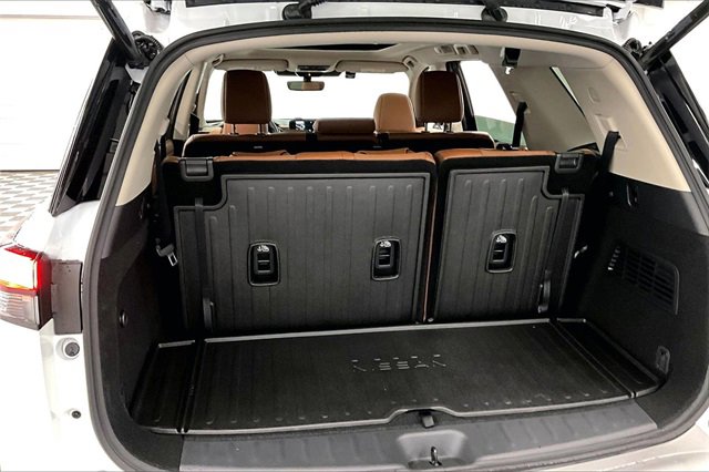 New 2025 Nissan Pathfinder Platinum image 39