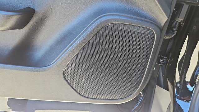 Used 2025 Chevrolet Blazer LT FWD image 24