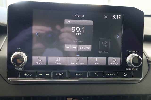 Used 2025 Mitsubishi Outlander ES image 14