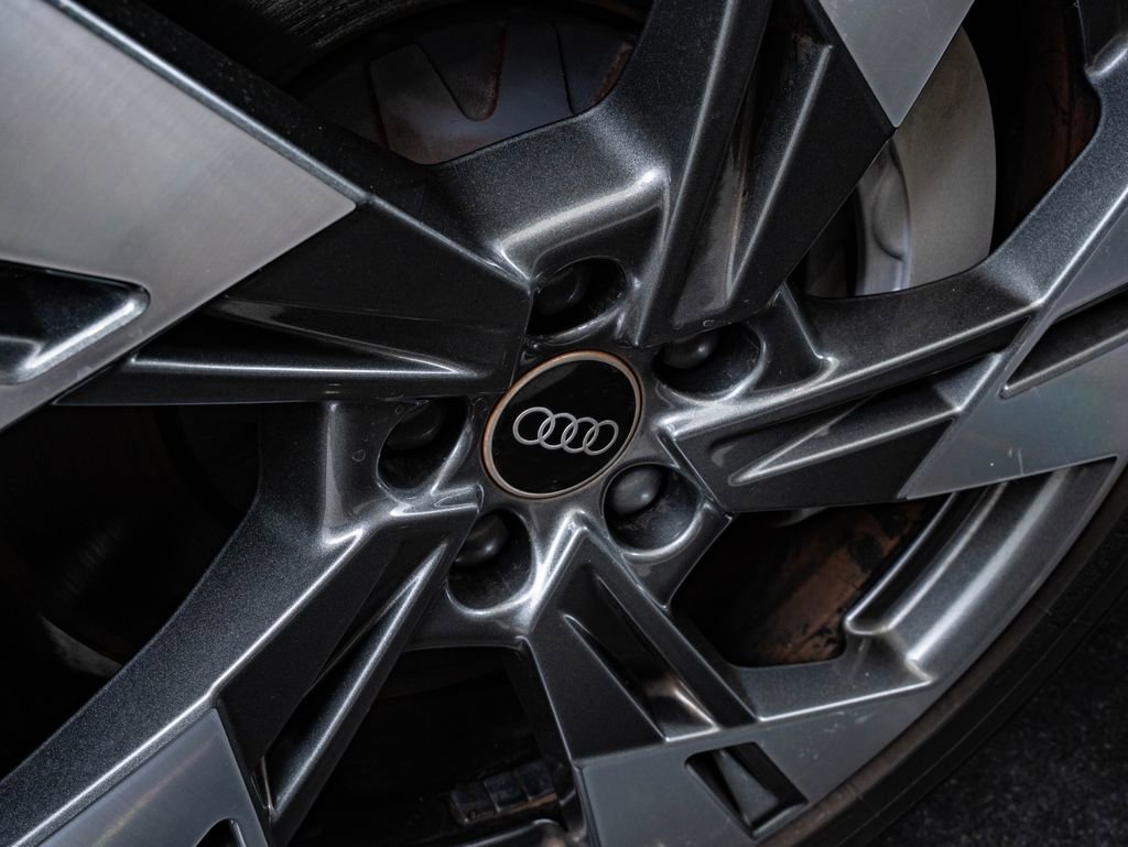Used 2021 Audi e-tron Premium w/ Convenience Plus Package AWD/4WD image 8