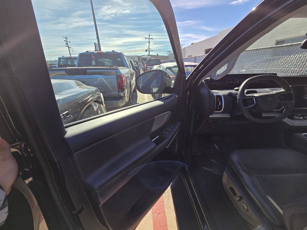 Used 2025 Ford Expedition Max Active image 7