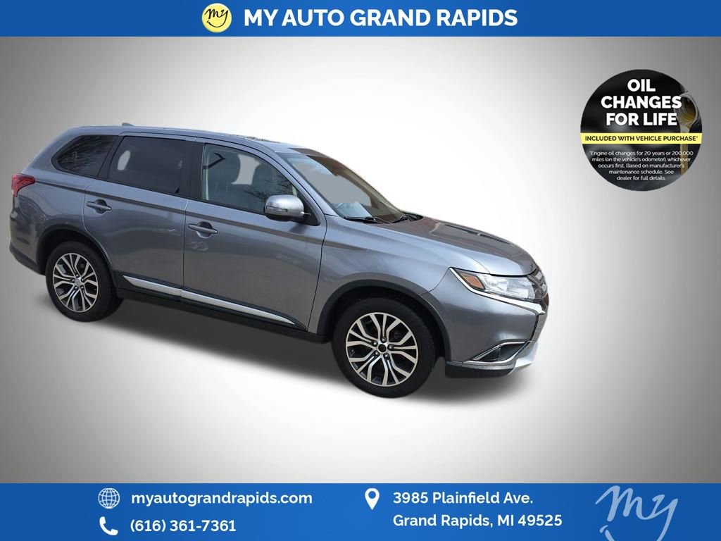 Used 2017 Mitsubishi Outlander SE image 1