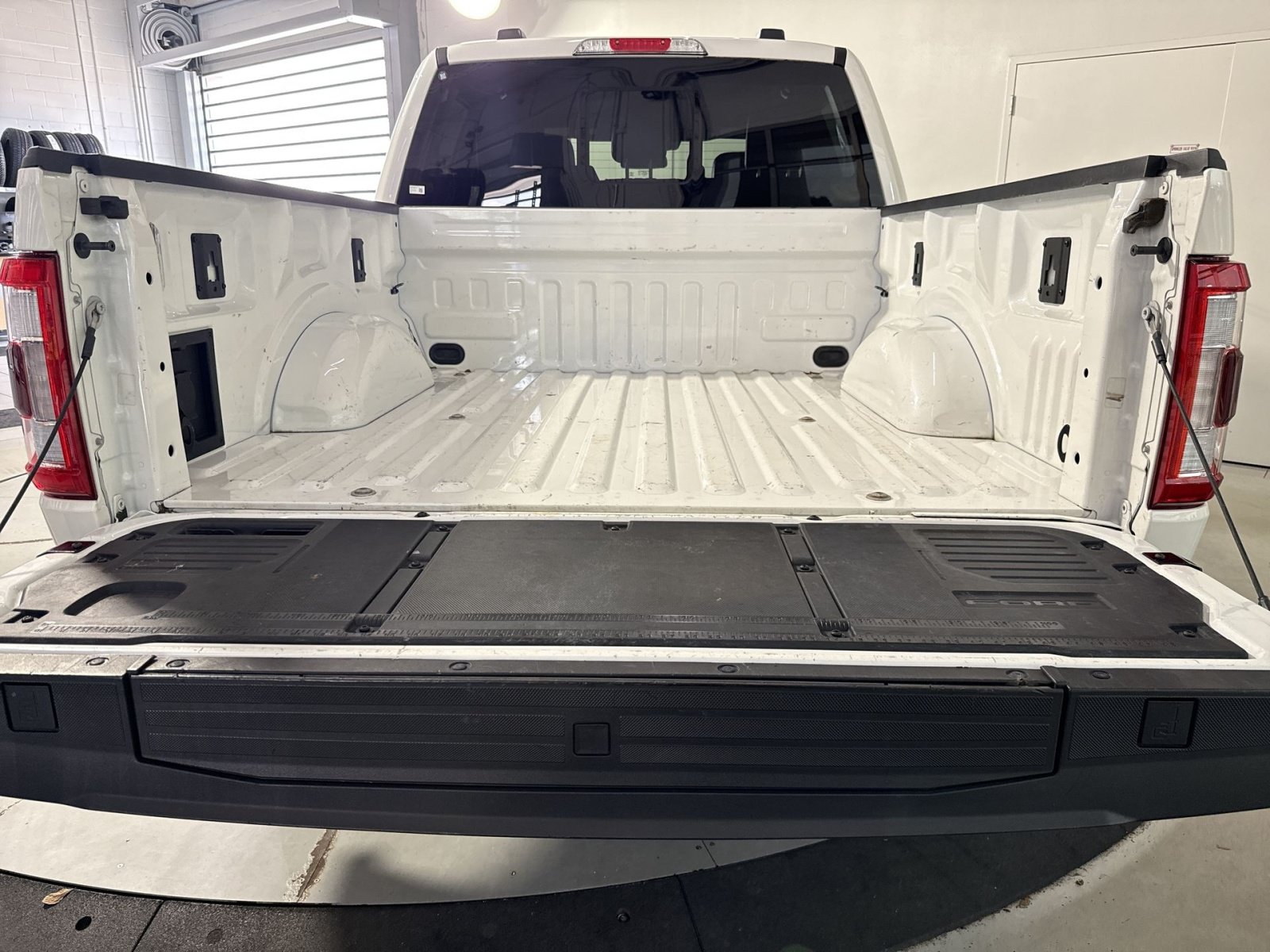 Used 2023 Ford F150 Lariat AWD/4WD image 32
