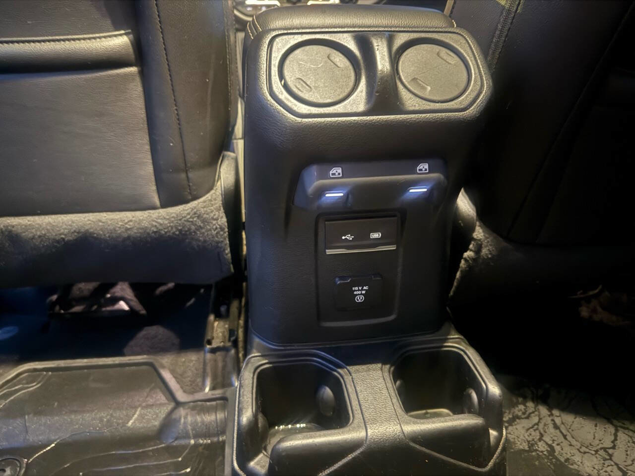 Used 2020 Jeep Gladiator Overland w/ Cold Weather Group AWD/4WD image 19