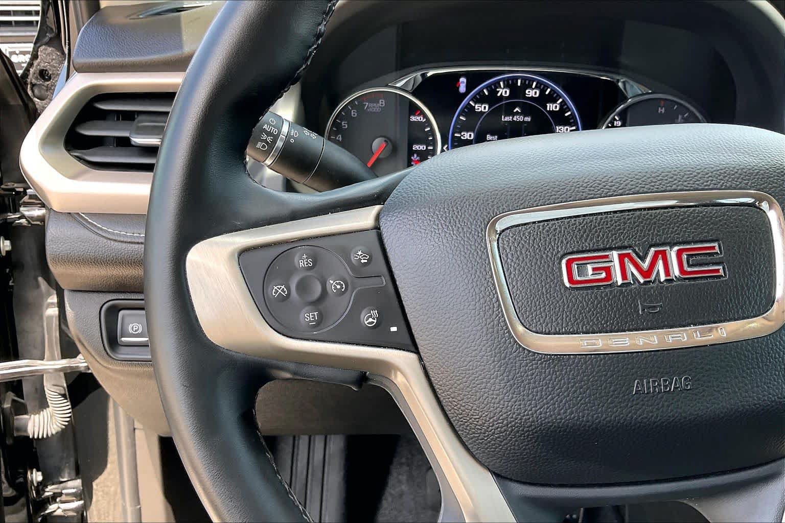 Used 2023 GMC Acadia Denali w/ Black Diamond Edition FWD image 23