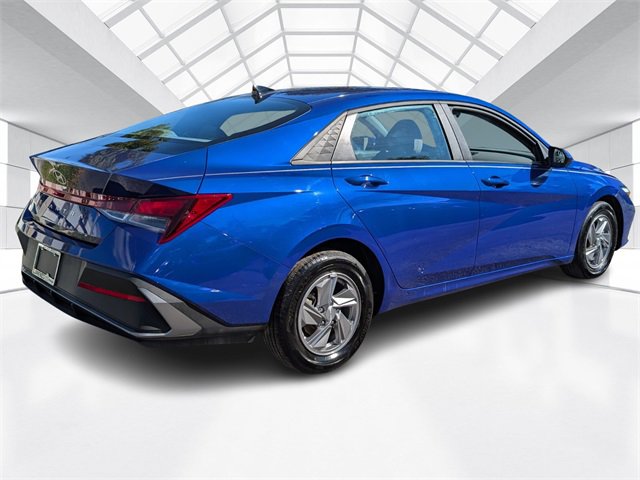 Used 2025 Hyundai Elantra SE image 6