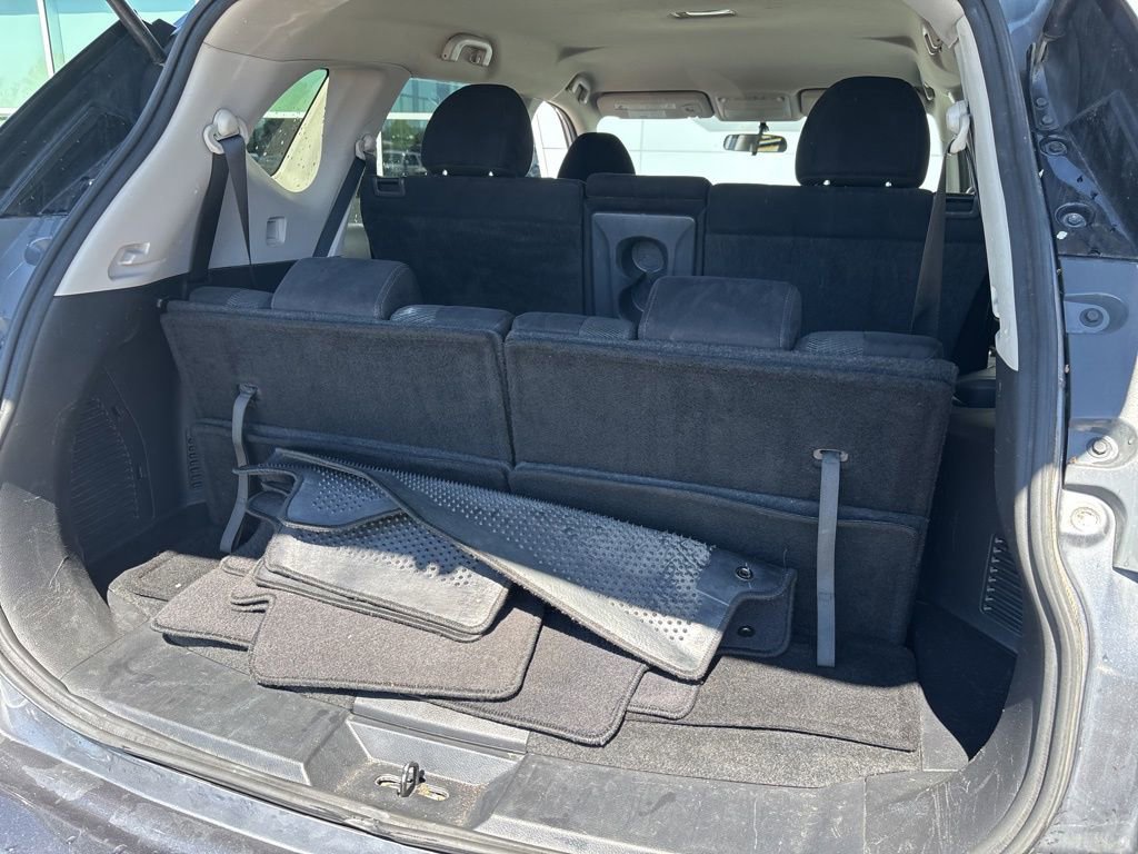 Used 2015 Nissan Rogue SV w/ SV Family Package image 22