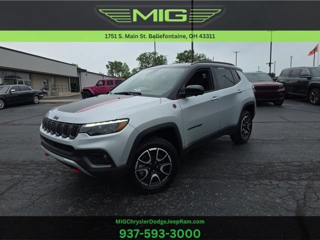 Used 2024 Jeep Compass Trailhawk w/ Trailhawk Elite Group AWD/4WD image 1