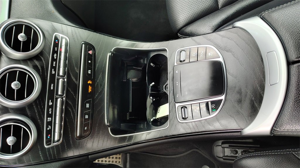 Used 2022 Mercedes-Benz GLC 300 4MATIC image 24
