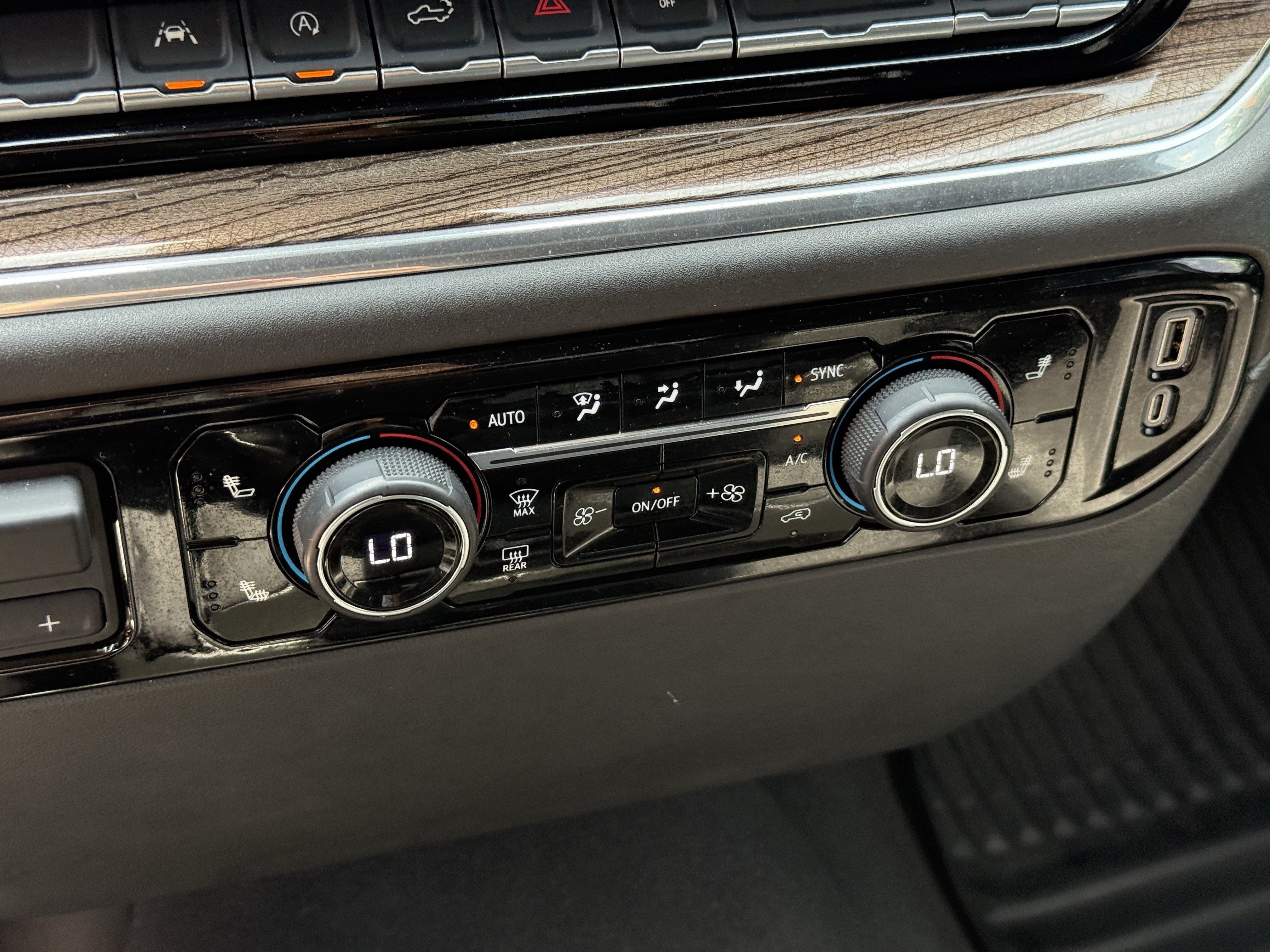 Used 2025 Chevrolet Silverado 1500 LT RWD image 22
