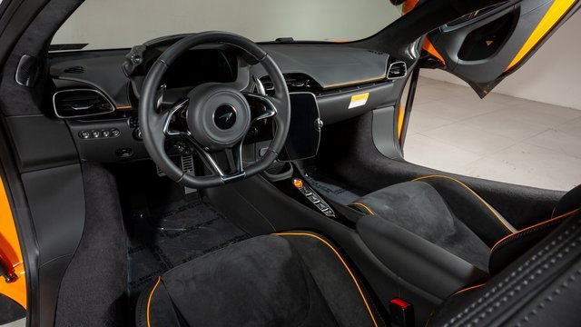 New 2025 McLaren Artura image 12