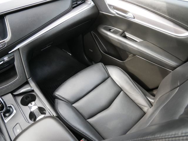 Used 2017 Cadillac XT5 Luxury w/ Driver Awareness Package image 11