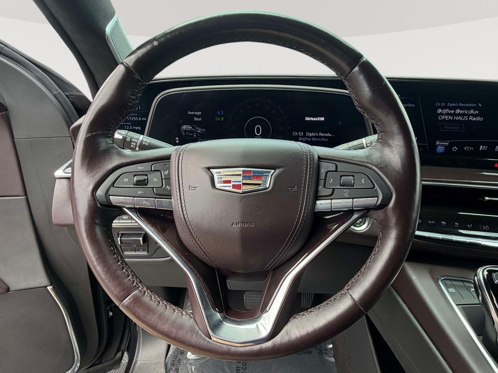 Certified 2022 Cadillac Escalade ESV Premium Luxury Platinum w/ LPO, Radiant Package AWD/4WD image 12