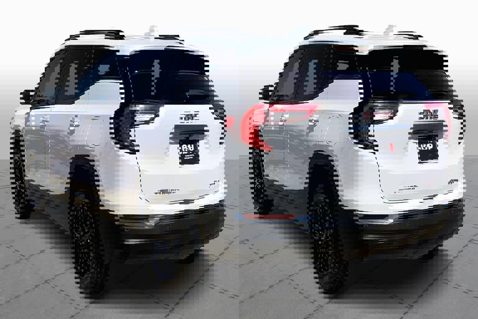 Used 2024 GMC Terrain AT4 image 12