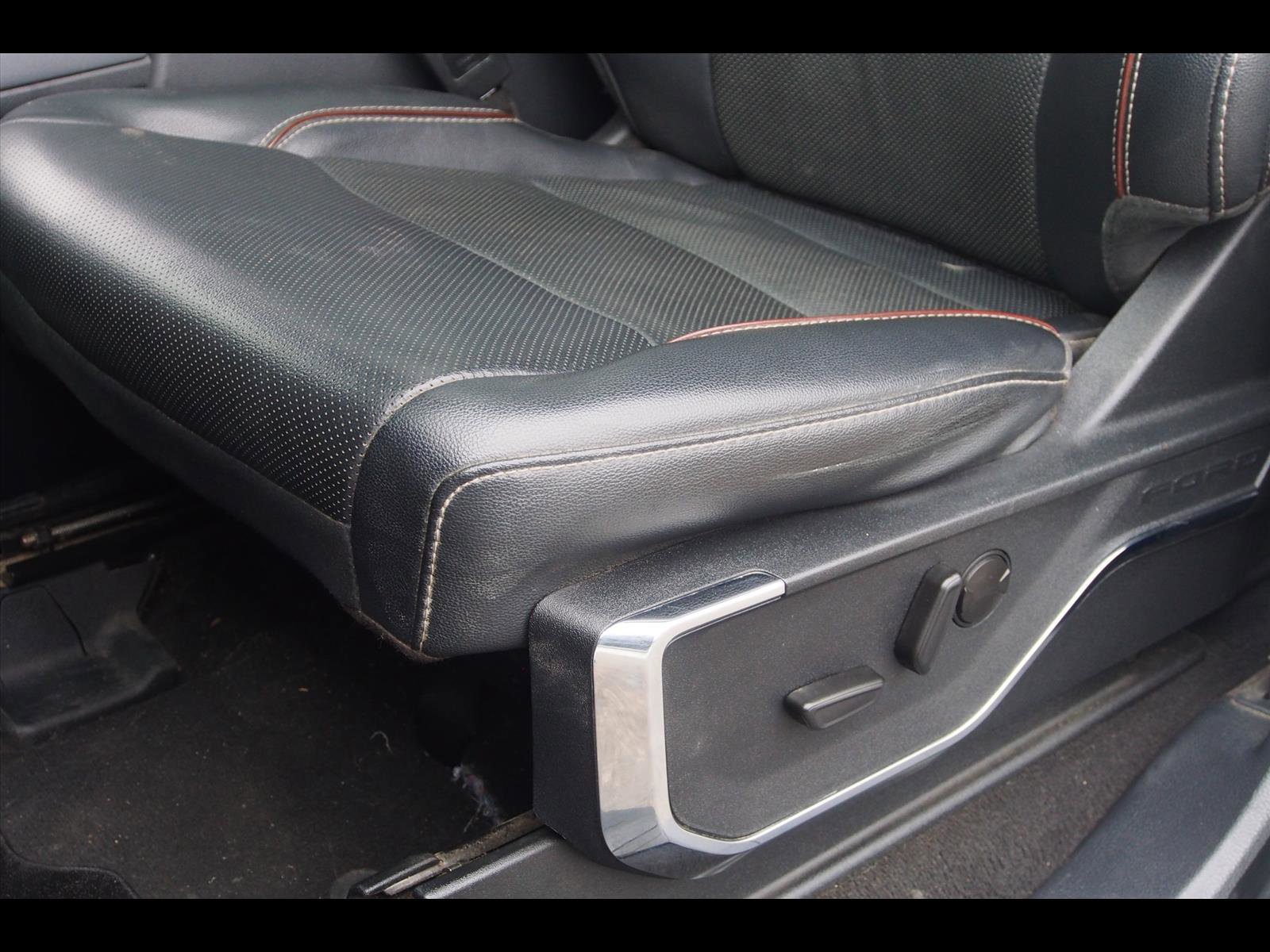 Used 2024 Ford F350 Lariat w/ Chrome Package image 18