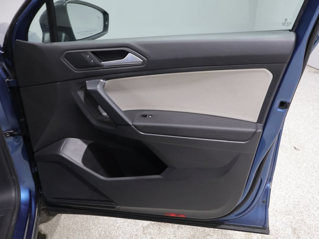 Used 2019 Volkswagen Tiguan SEL AWD/4WD image 23