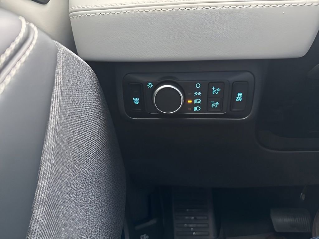 Used 2025 Ford Mustang Mach-E Premium image 19