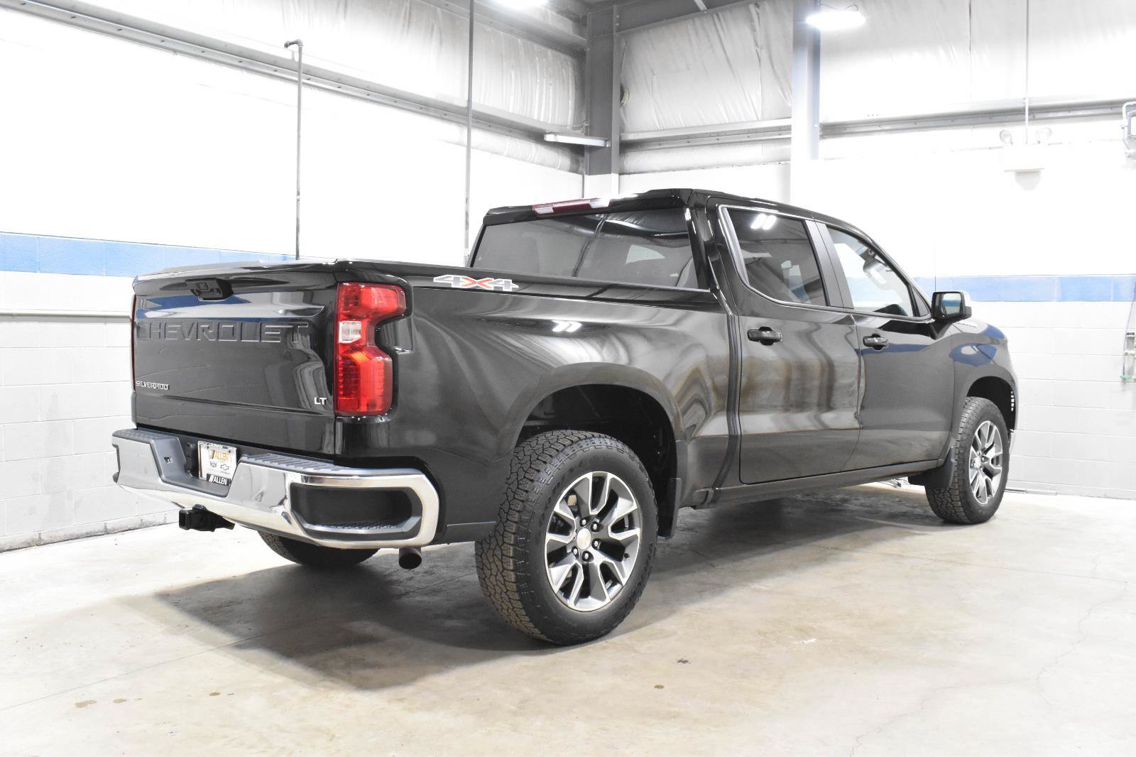 Used 2024 Chevrolet Silverado 1500 LT AWD/4WD image 27