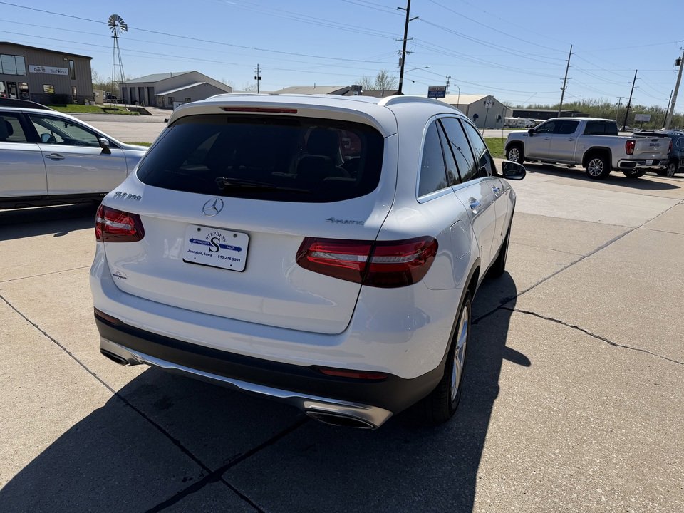 Used 2017 Mercedes-Benz GLC 300 4MATIC image 6