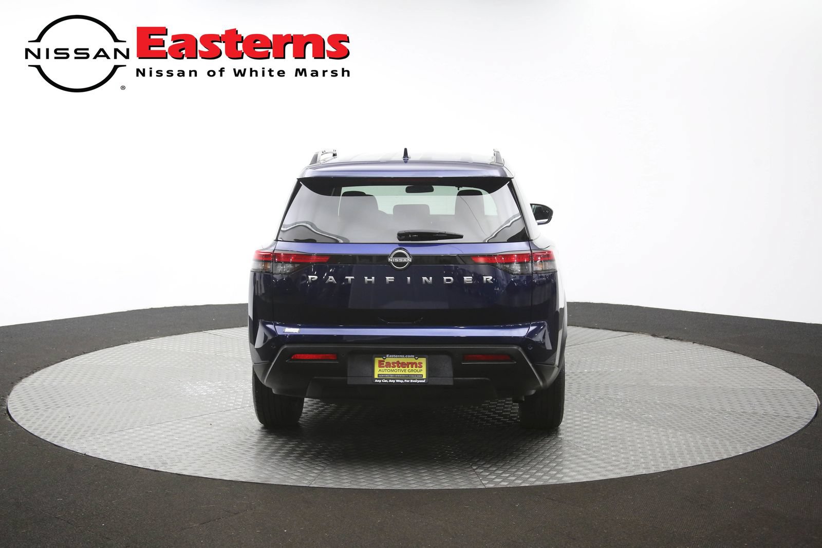 Used 2025 Nissan Pathfinder SV FWD image 36