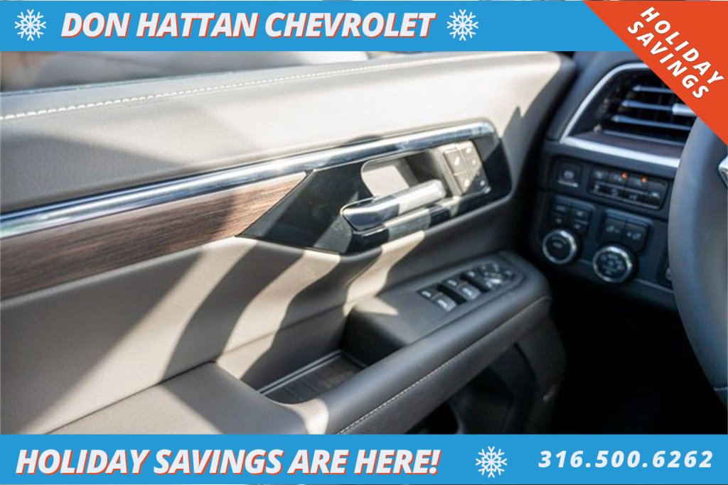 New 2025 Chevrolet Suburban Premier w/ Sun And Tow Package image 17