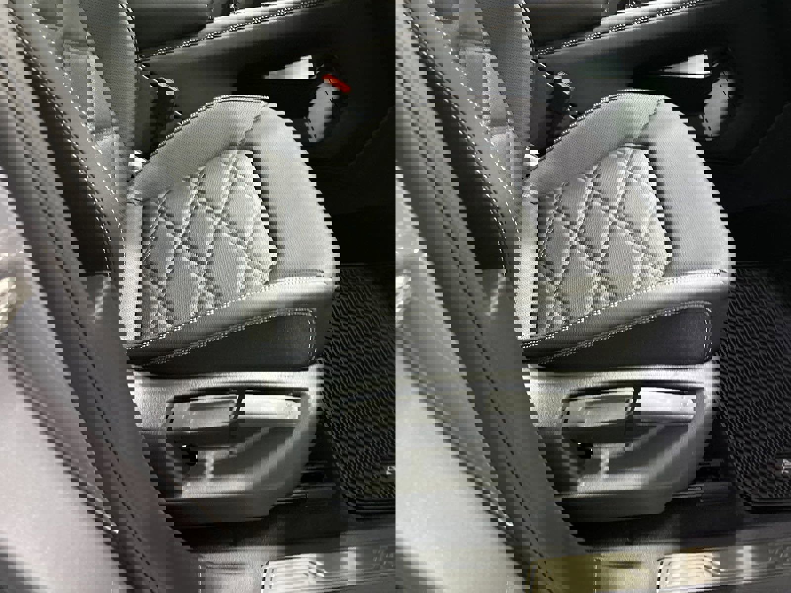 New 2025 Volkswagen Atlas SE image 32